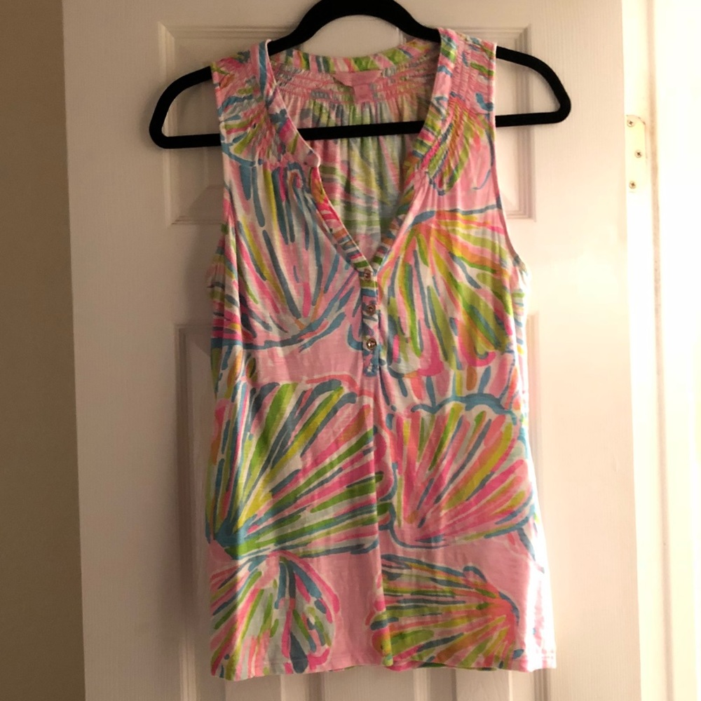 Lilly Pulitzer Essie top medium Shellabrate VGUC